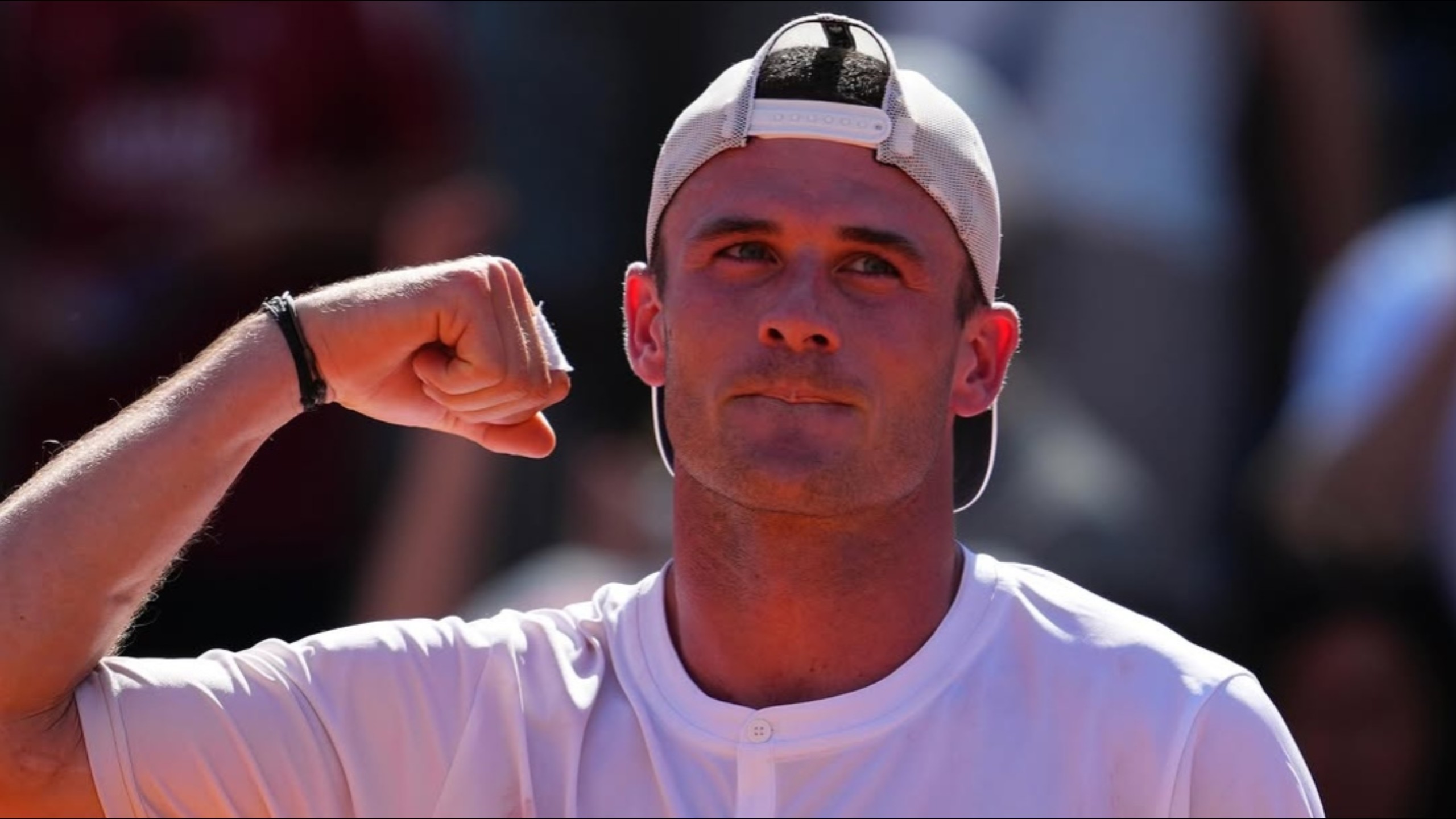 则显得更加 则显得更加