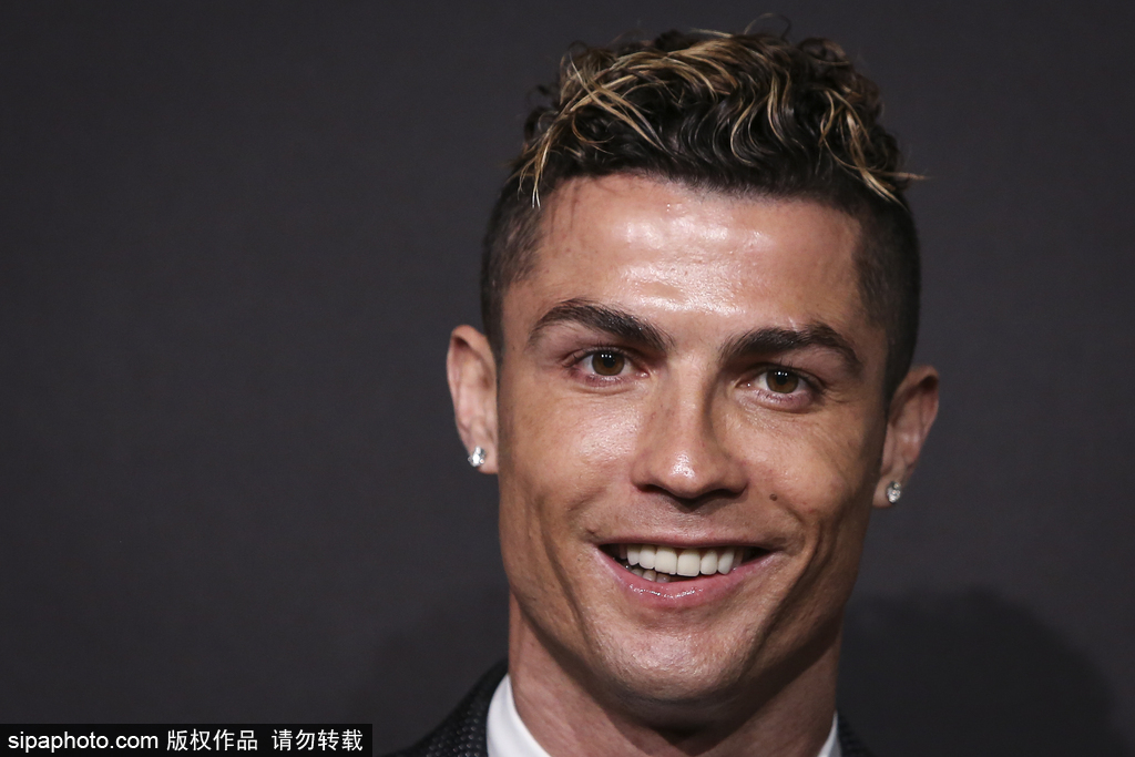 他总能在关 他总能在关