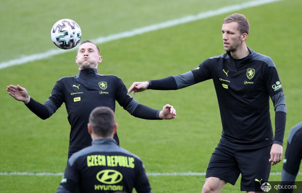 特别是在加 特别是在加